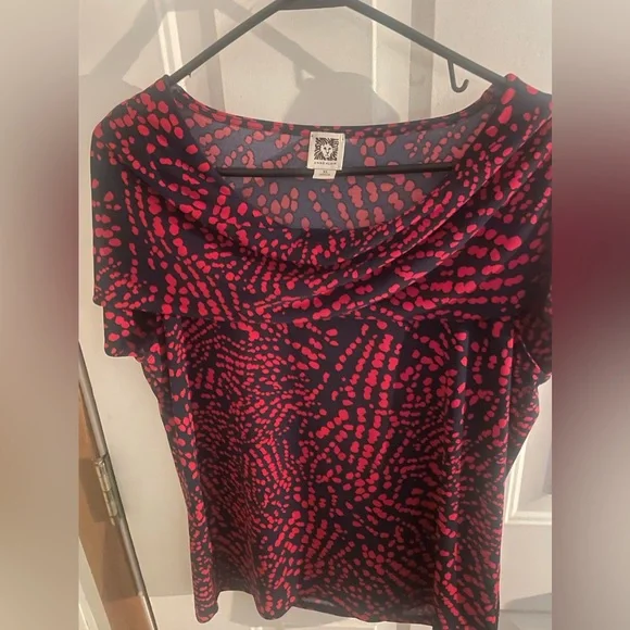 Anne Klein XLg Red Pattern on Navy, Sleeveless Cowlneck Cape-overlay Top. - Picture 3 of 10